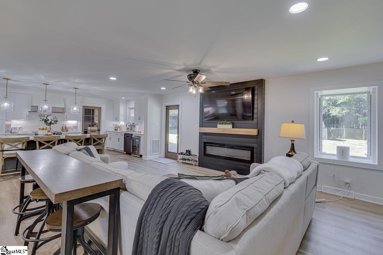 219 McCall Road Simpsonville, SC 29680 - Photo 15 of 49