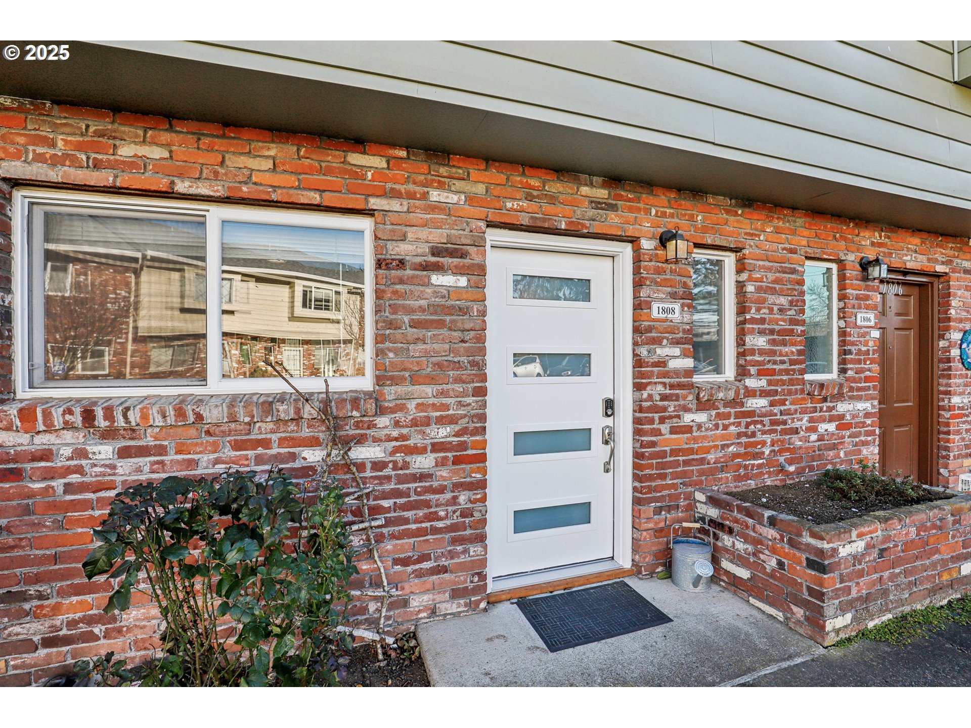 1808 Northeast Hogan Drive Gresham, OR 97030 - Photo 4 of 25