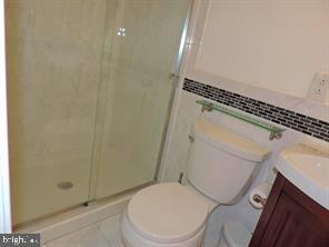 302 Cooper Drive Wallingford, PA 19086 - Photo 28 of 29 Full bathroom