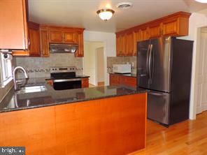 302 Cooper Drive Wallingford, PA 19086 - Photo 9 of 29 Kitchen