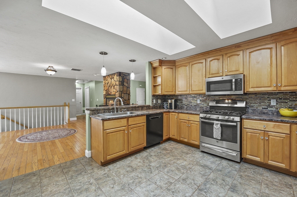 255 Williamsville Road Phillipston, MA 01331 - Photo 12 of 39