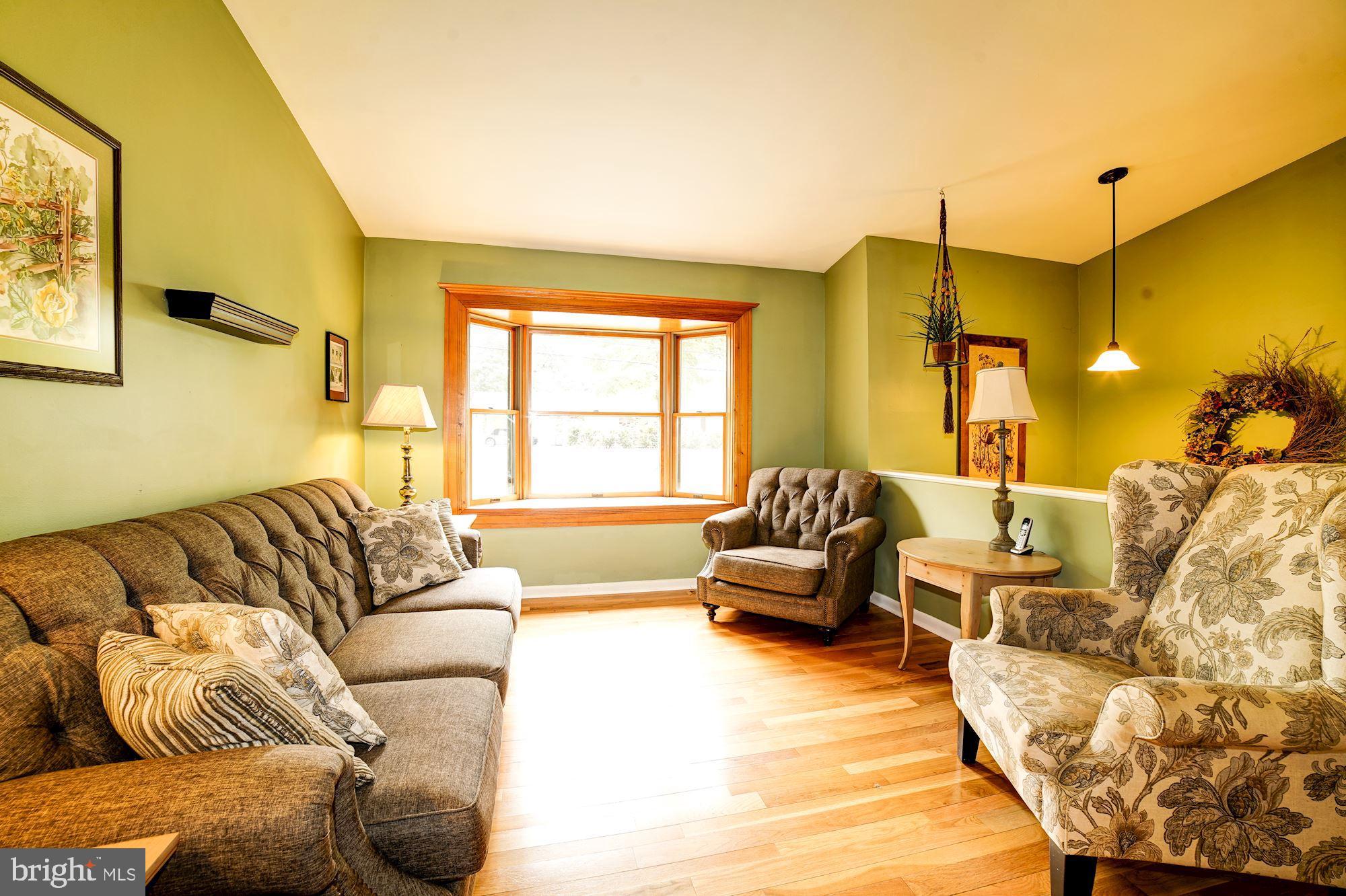 758 Rosewood Road Severn, MD 21144 - Photo 5 of 32 Upper Level- Living Room