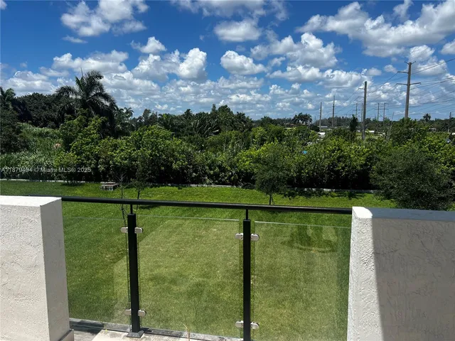 $11,000 | 6121 Marinel Say Drive, Unit 6121, Davie, FL 33314