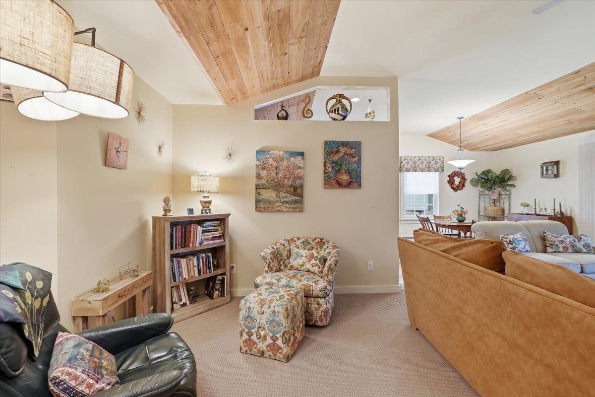 460 Bittersweet Circle Williston, VT 05495 - Photo 10 of 68