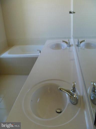 9805 Garden Ranges Laurel, MD 20723 - Photo 14 of 21 Master Bath