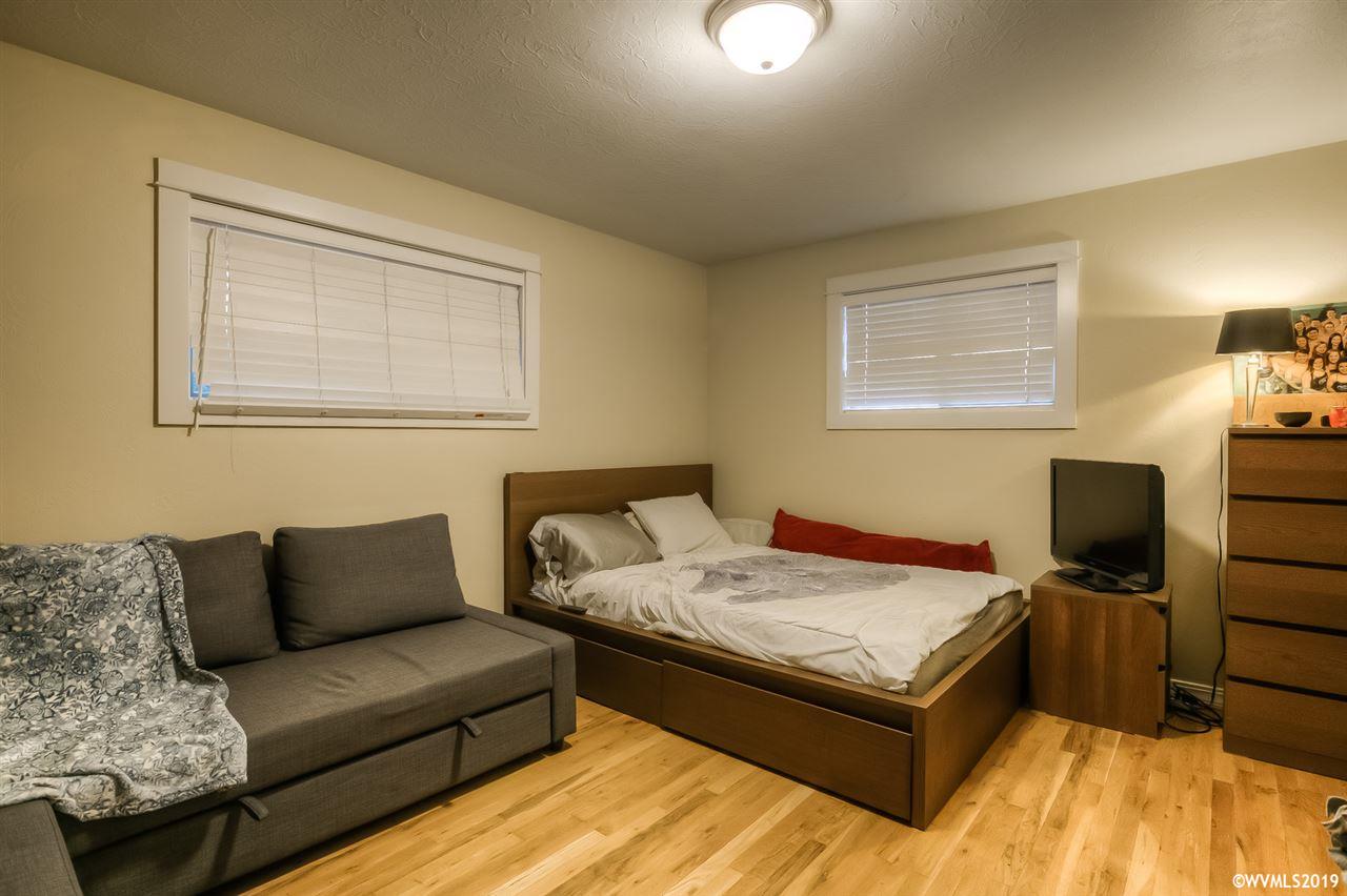 1013 Rafael Avenue North Keizer, OR 97303 - Photo 30 of 36