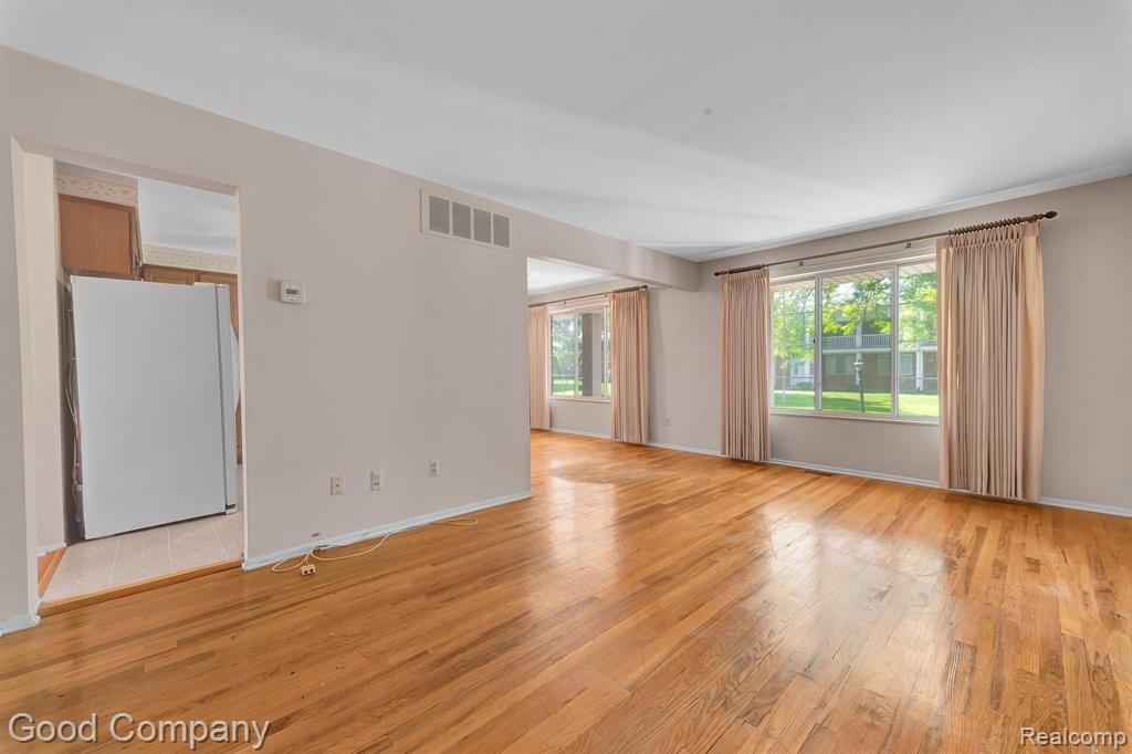 29628 Hoover Road Warren, MI 48093 - Photo 4 of 36