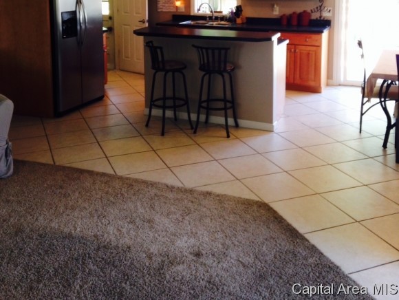 2611 Hazlett Lane Springfield, IL 62707 - Photo 4 of 19 Gallery Image 4