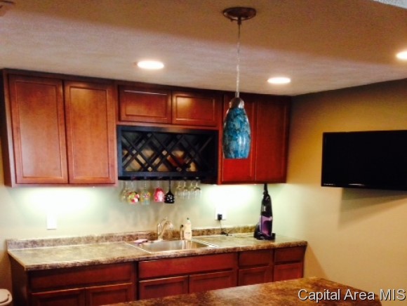 2611 Hazlett Lane Springfield, IL 62707 - Photo 9 of 19 Gallery Image 9