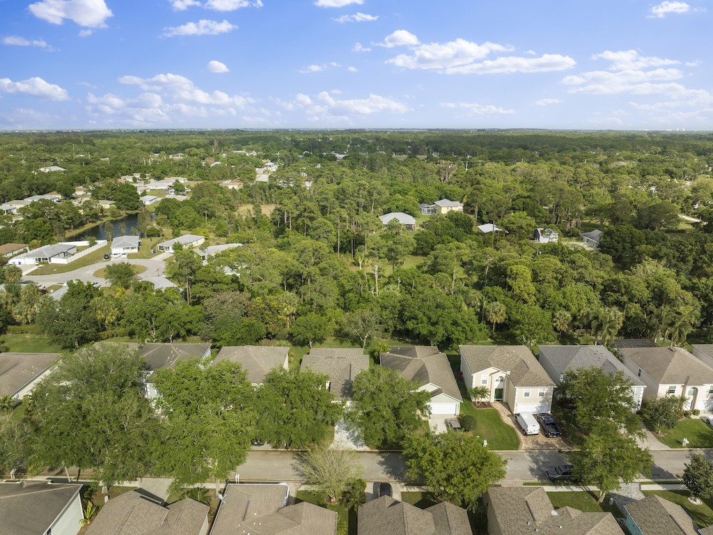 2575 12th Square Southwest Vero Beach, FL 32968 - Photo 28 of 31 a view of a city