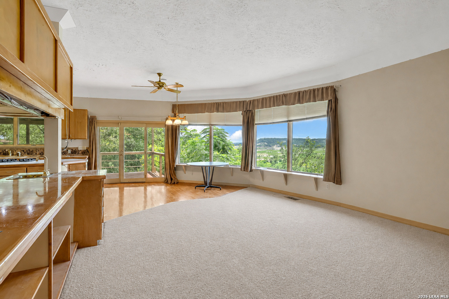 252 Pebble Beach Road Lakehills, TX 78063 - Photo 10 of 31