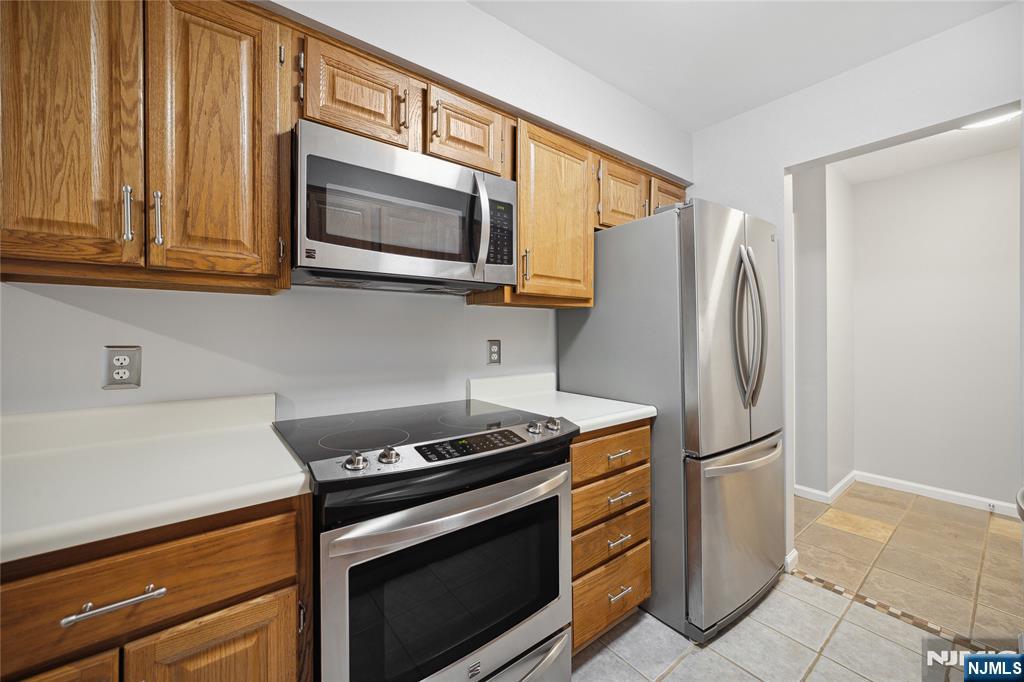 70 Harristown Road, Unit 1 Fair Lawn, NJ 07410 - Photo 5 of 21