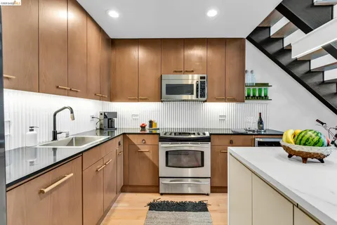 $599,000 | 311 Oak Street, Unit 102, Oakland, CA 94607