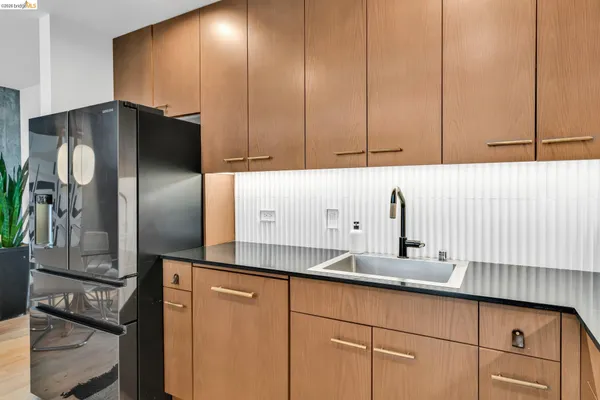 $599,000 | 311 Oak Street, Unit 102, Oakland, CA 94607