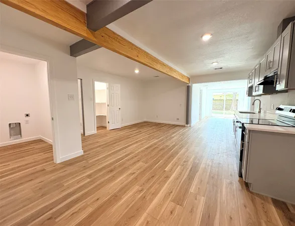 $1,700 | 3206 Avenue K, Bay City, TX 77414