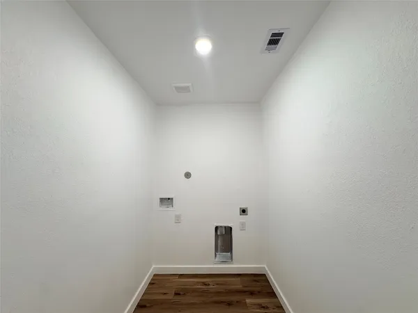 $1,700 | 3206 Avenue K, Bay City, TX 77414