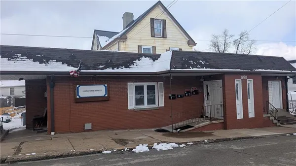 $850 | 585 Fayette Street, Unit 4, Washington, PA 15301