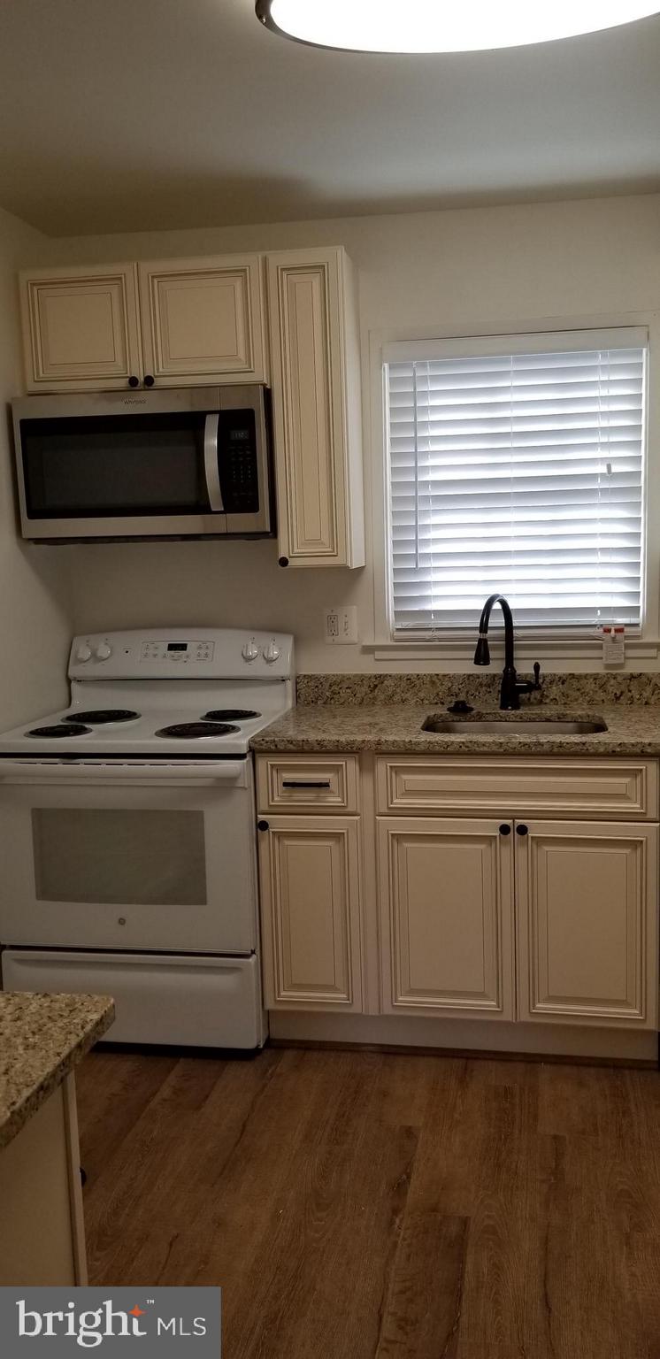 8414 Red Ash Court Springfield, VA 22153 - Photo 3 of 11