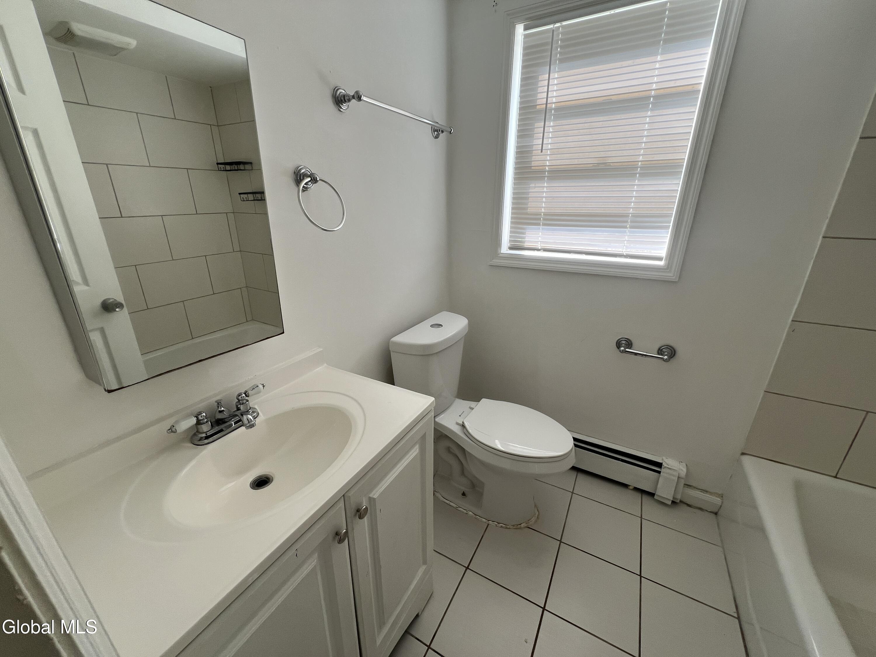 11-21 Ashdown Road, Unit 11B Clifton Park, NY 12019 - Photo 10 of 14 Bathroom