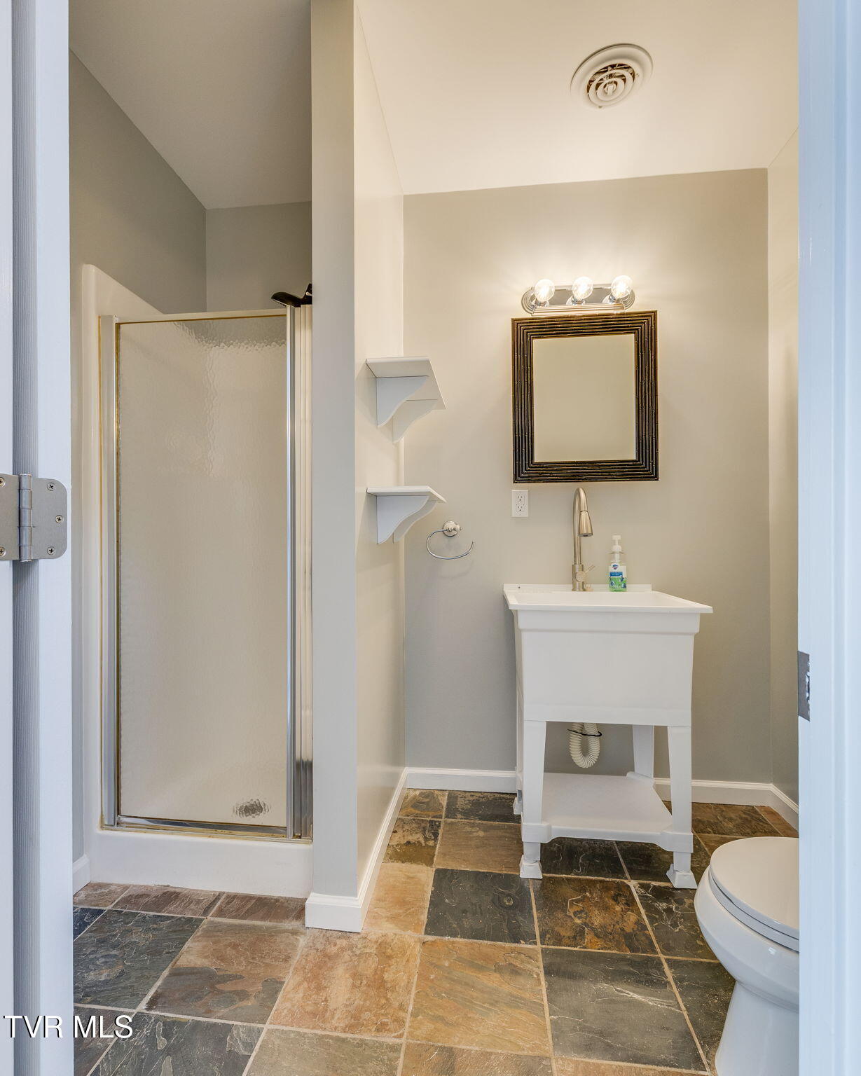 285 Spurgeon Road Blountville, TN 37617 - Photo 23 of 55 021