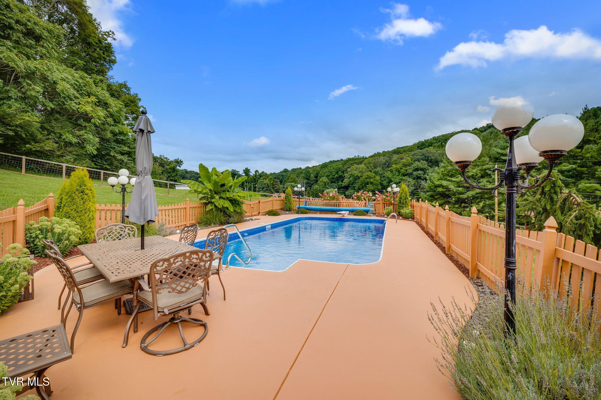 285 Spurgeon Road Blountville, TN 37617 - Photo 48 of 55 044