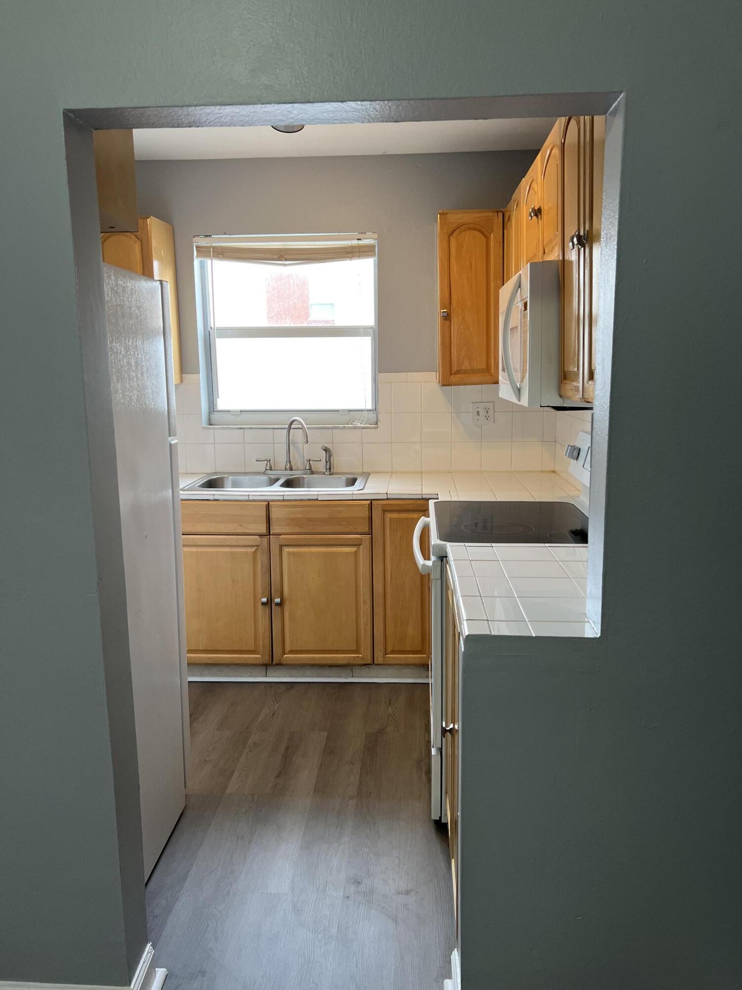20 Southwest 108th Avenue, Unit F4 Sweetwater, FL 33174 - Photo 6 of 20 IMG_3785