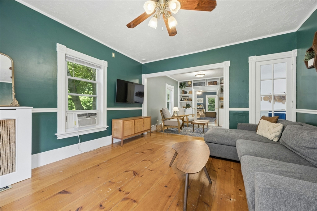 32 Winter Street Gardner, MA 01440 - Photo 3 of 40 Gallery Image 3