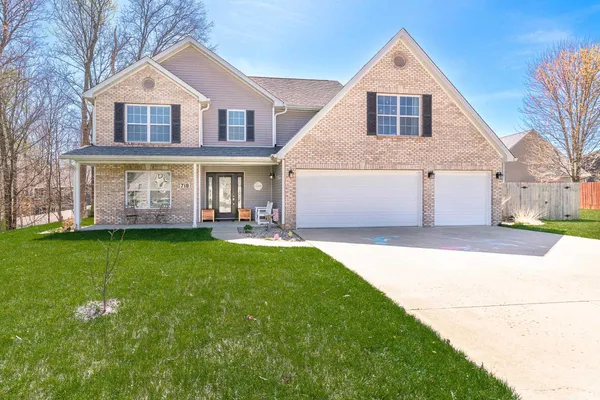 $469,900 | 718 East Appomatox Court, Ellettsville, IN 47429