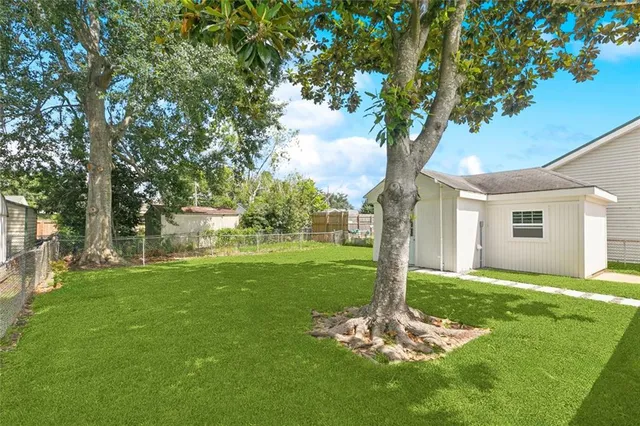 $229,000 | 300 Florida Street, River Ridge, LA 70123