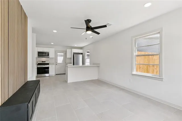 $229,000 | 300 Florida Street, River Ridge, LA 70123