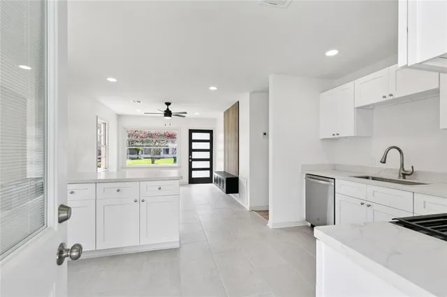 $229,000 | 300 Florida Street, River Ridge, LA 70123