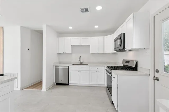 $229,000 | 300 Florida Street, River Ridge, LA 70123