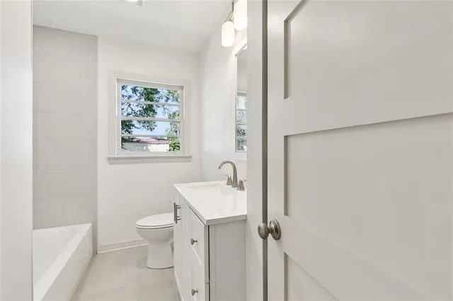 $229,000 | 300 Florida Street, River Ridge, LA 70123