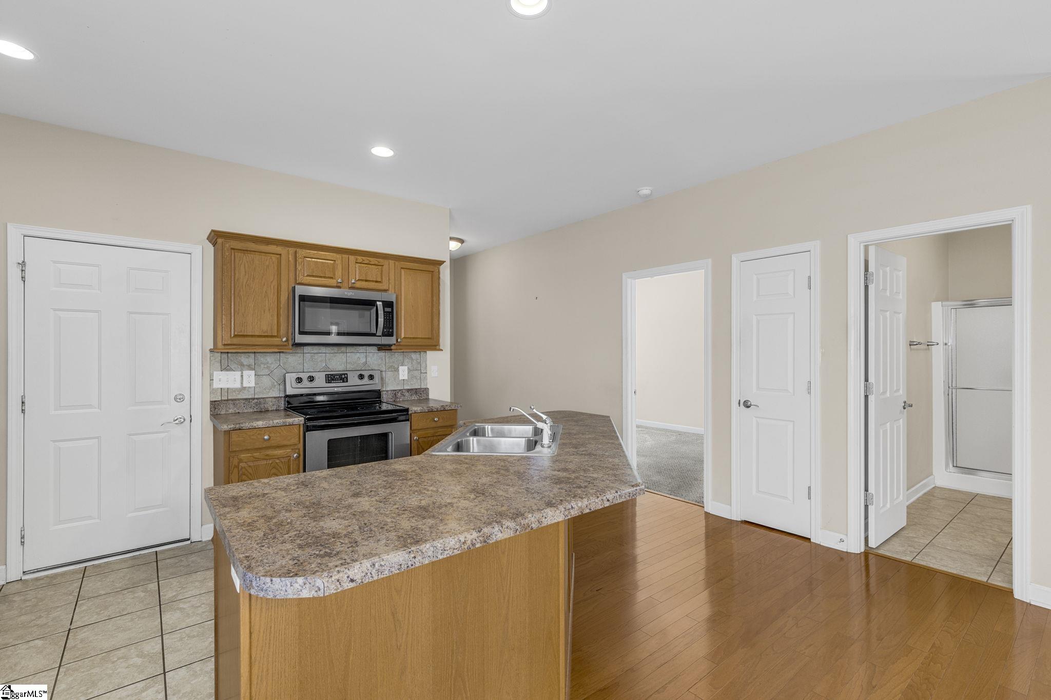 135 Abigail Lane Anderson, SC 29621 - Photo 9 of 36 Gallery Image 9