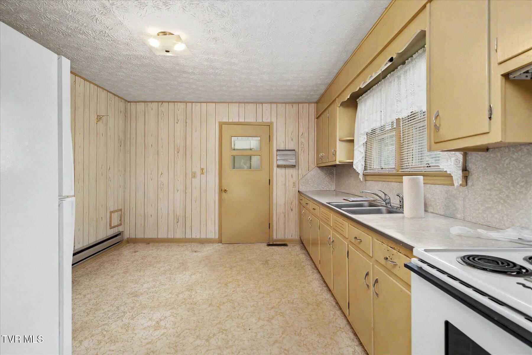 5765 Orebank Road Kingsport, TN 37664 - Photo 8 of 34 13-5765 Orebank Rd -13