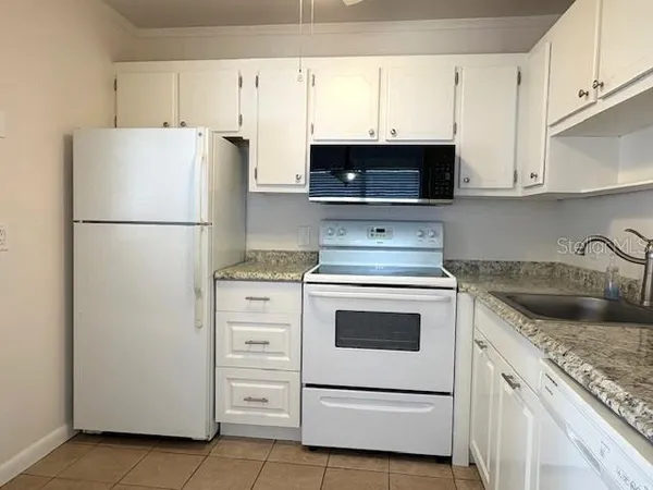 $1,625 | 1901 Andover Way, Unit 38, Sun City Center, FL 33573