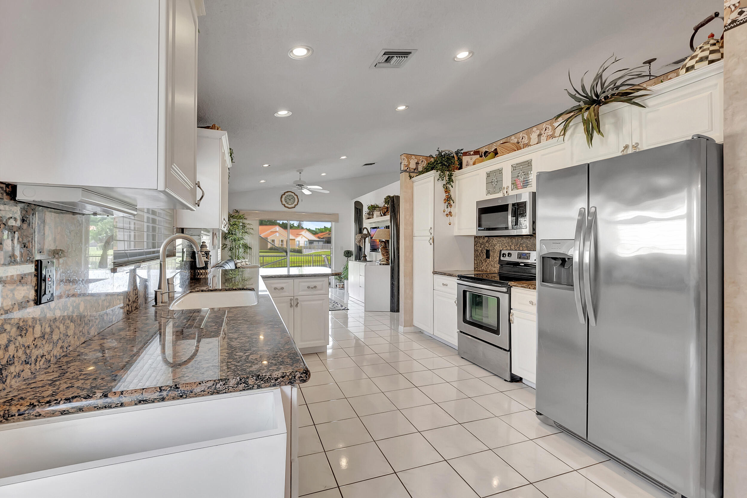 8051 Nadmar Avenue Boca Raton, FL 33434 - Photo 16 of 41 17_dsc_5727