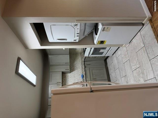 33 Henry Place, Unit B4 Hackensack, NJ 07601 - Photo 24 of 36