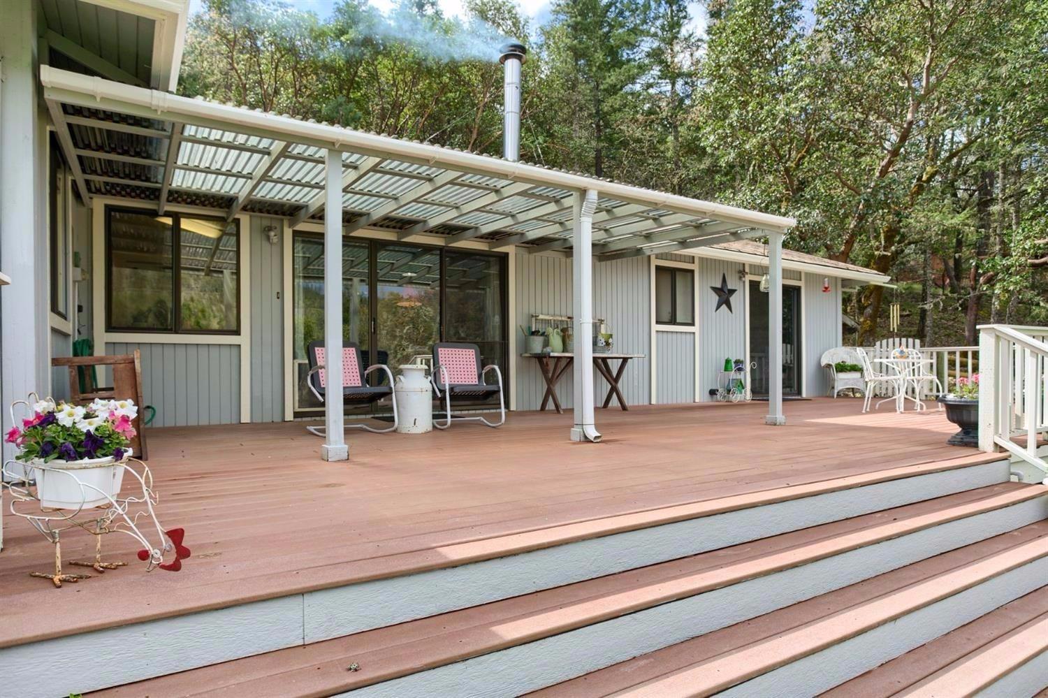 555 Keen Road Grants Pass, OR 97527 - Photo 25 of 35 Huge patio with Views of........