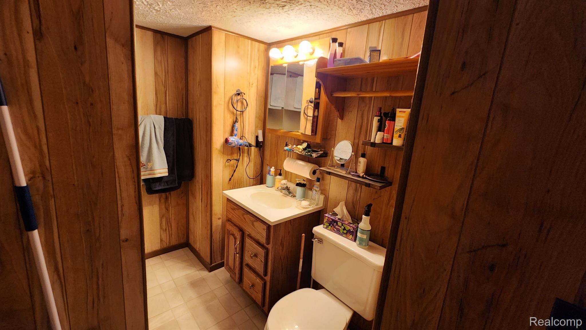 8734 South County Line Road Onaway, MI 49765 - Photo 31 of 56 Lower level full bath