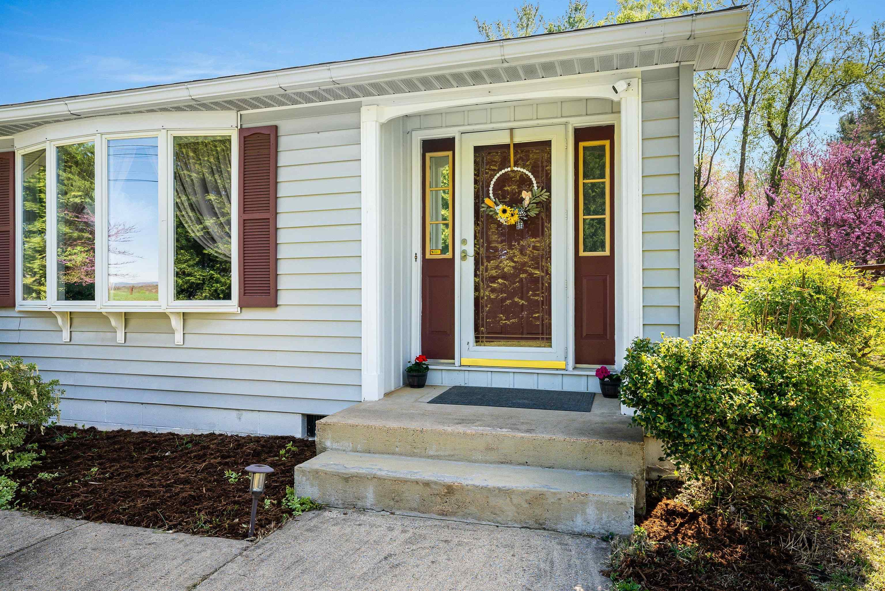 1023 Greendale Road Harrisonburg, VA 22801 - Photo 4 of 53 a front view of a house