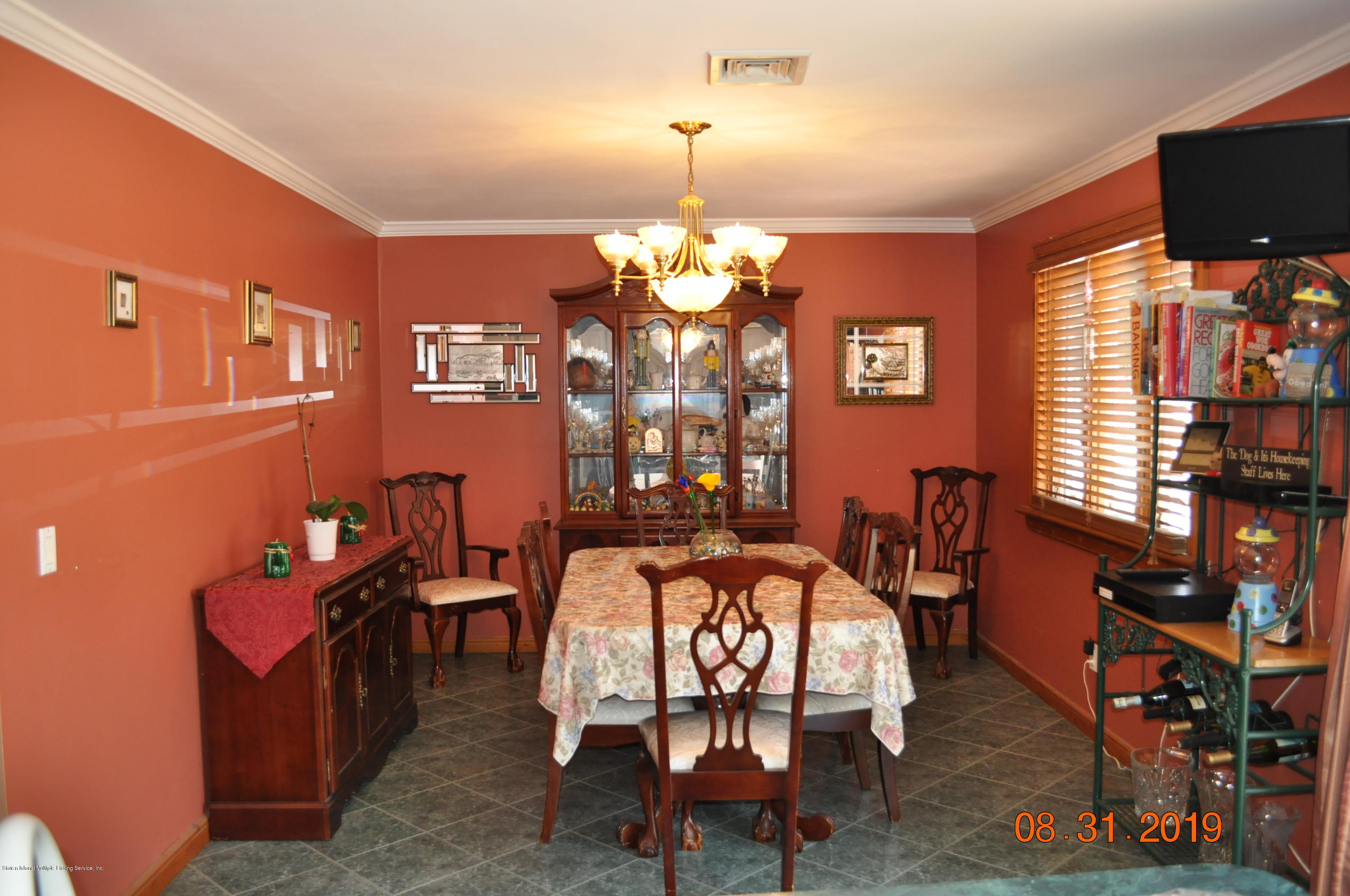 661 Annadale Road Staten Island, NY 10312 - Photo 8 of 39 DSC_0218