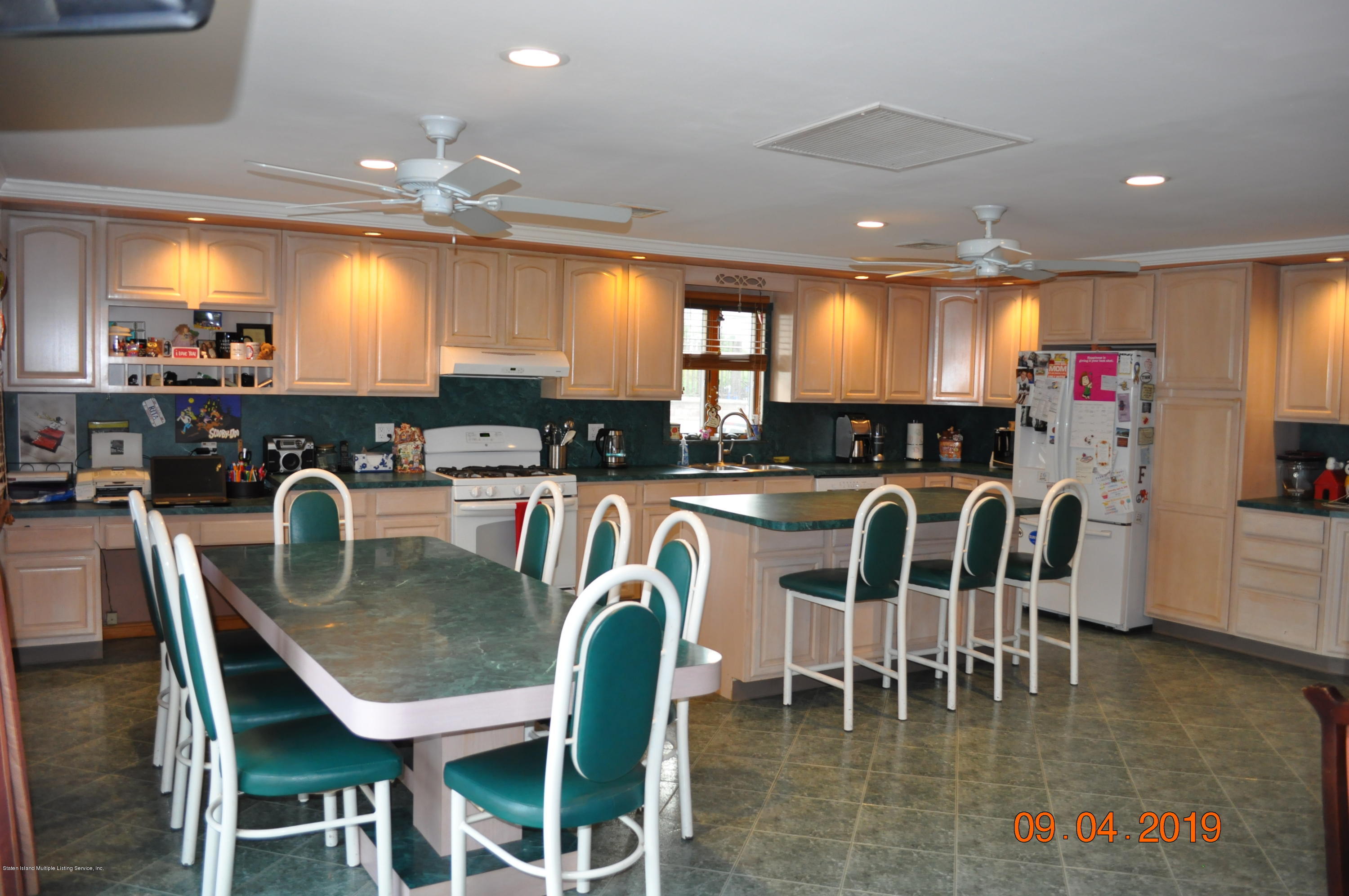 661 Annadale Road Staten Island, NY 10312 - Photo 10 of 39 DSC_0252