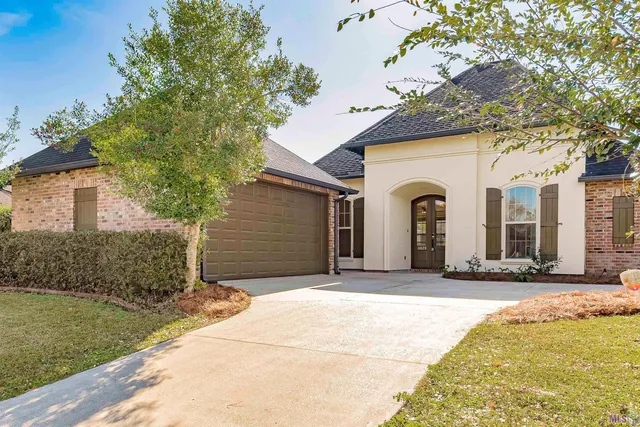 $409,500 | 14628 Lake Town Drive, Baton Rouge, LA 70810