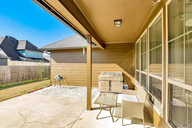 $409,500 | 14628 Lake Town Drive, Baton Rouge, LA 70810