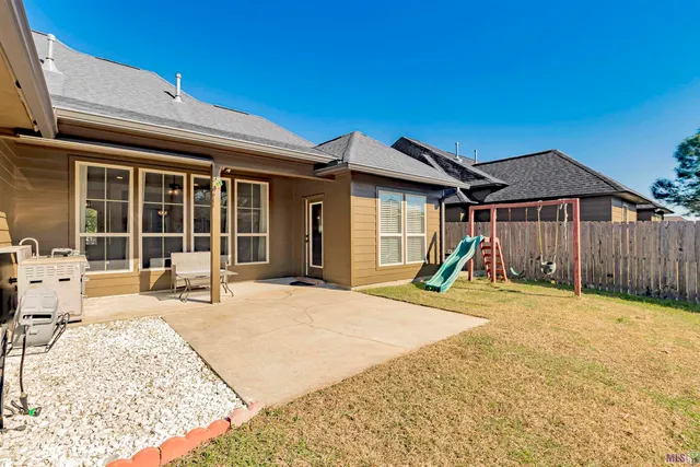 $409,500 | 14628 Lake Town Drive, Baton Rouge, LA 70810