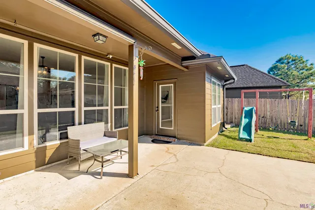 $409,500 | 14628 Lake Town Drive, Baton Rouge, LA 70810