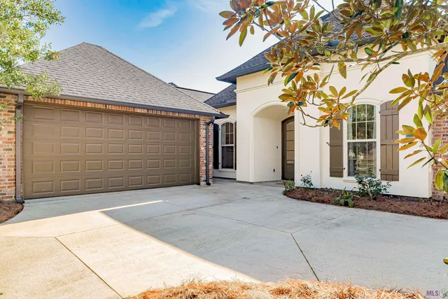 $409,500 | 14628 Lake Town Drive, Baton Rouge, LA 70810