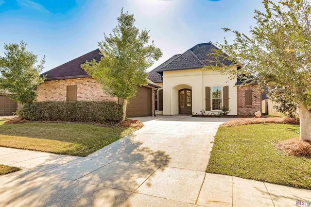 $409,500 | 14628 Lake Town Drive, Baton Rouge, LA 70810