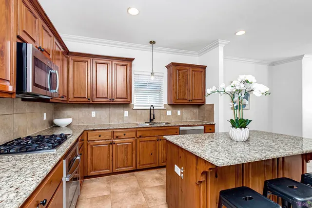 $409,500 | 14628 Lake Town Drive, Baton Rouge, LA 70810